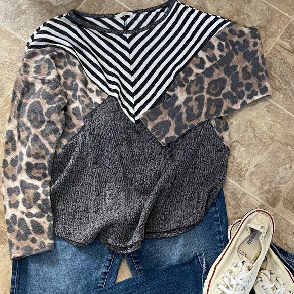 Oddy Multi-Print Sweater - Picture 11 of 12